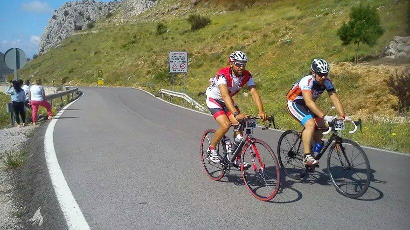 Subiendo el boquete de Zafarraya Subiendo el boquete de Zafarraya